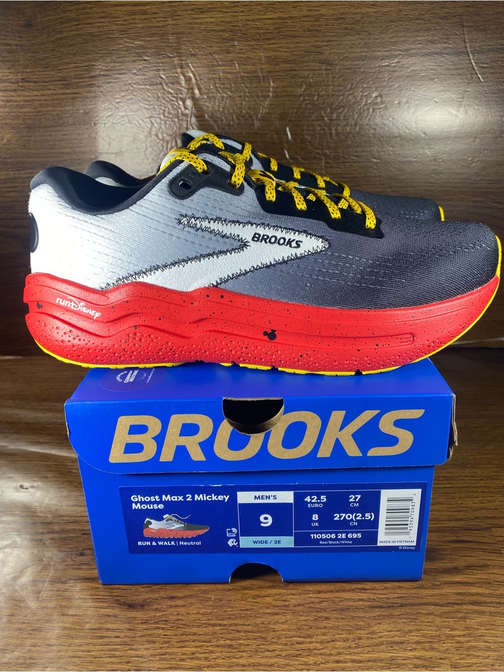 Brooks Ghost Max 2 Mickey Mouse Mens Shoes Size 9 2E Run Disney